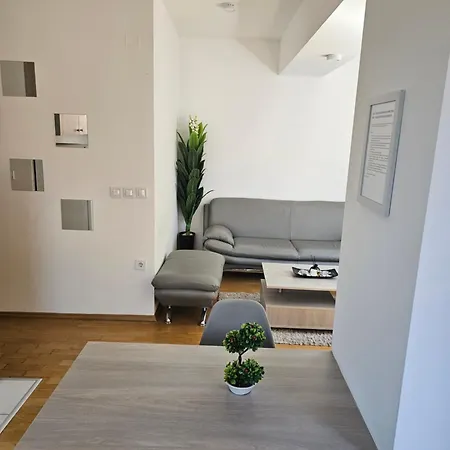 Eapartments アパート *